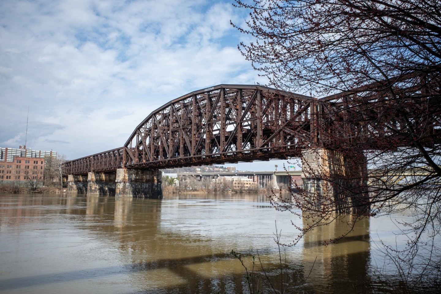 Pittsburgh's,Steel,Giant:,Fort,Wayne,Railroad,Bridge,,A,Symbol,Of